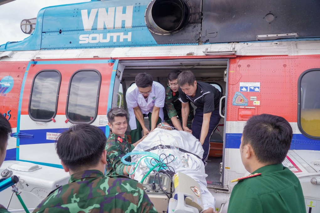 Liệt 2 chân nguy kịch sau khi lặn sâu 40 mét dưới biển - 2