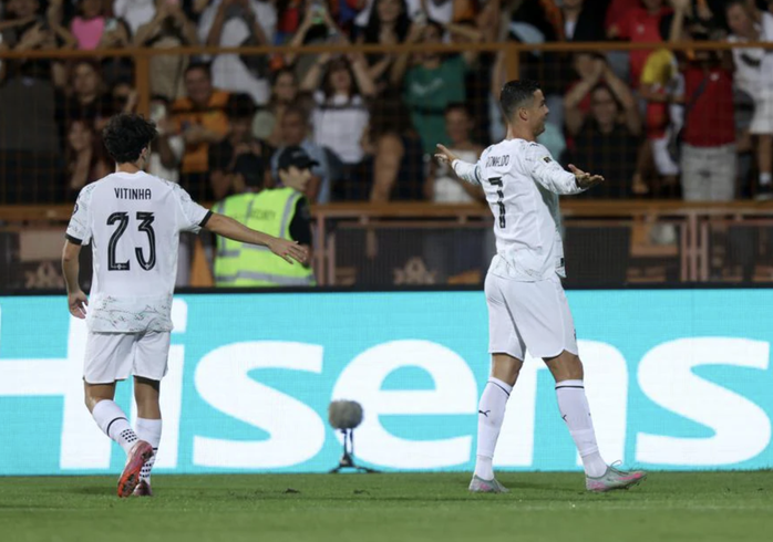 Ronaldo 40 tuổi 