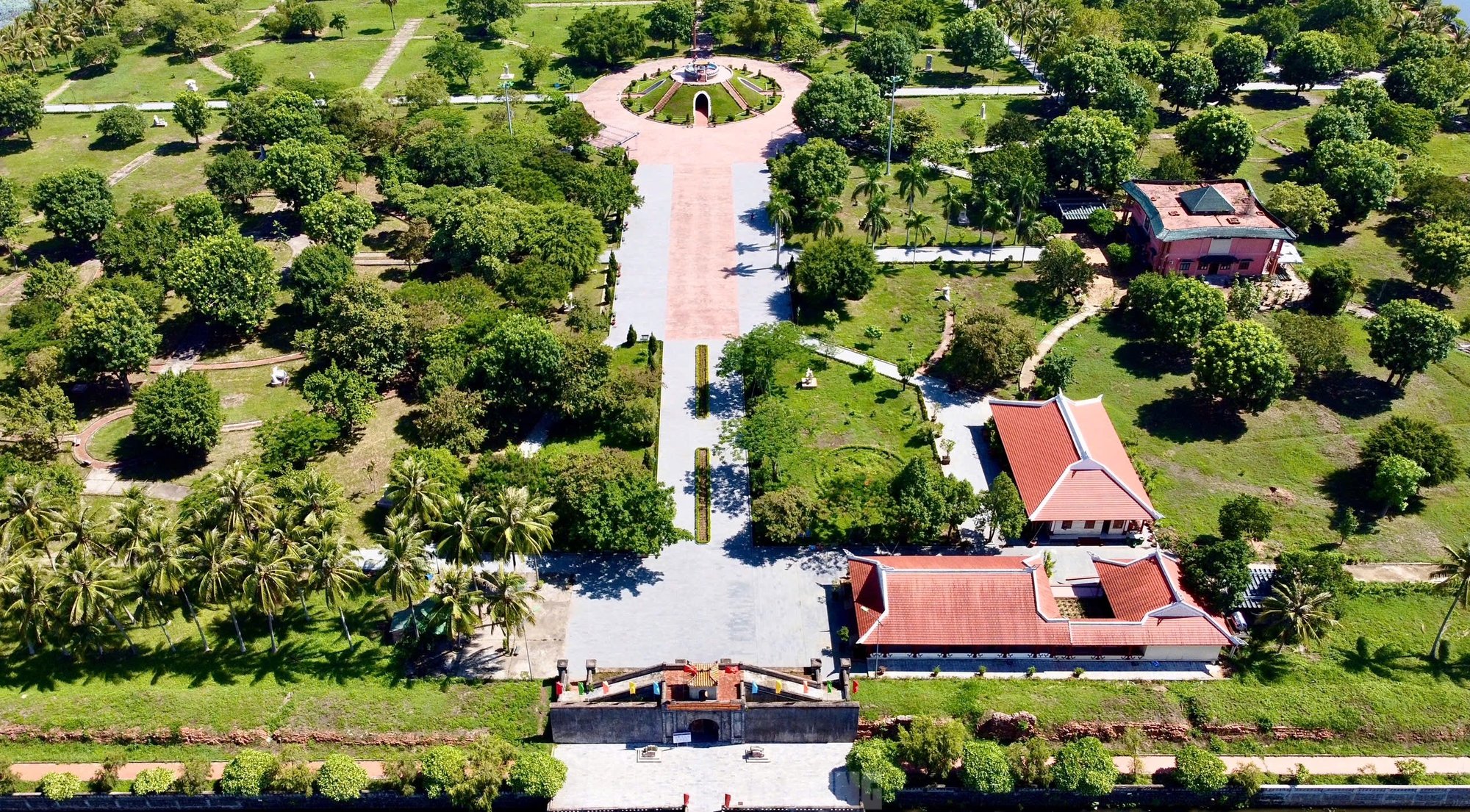 Sau phim Mưa đỏ, cùng ngắm Thành cổ Quảng Trị trong sắc xanh cỏ non- Ảnh 2.