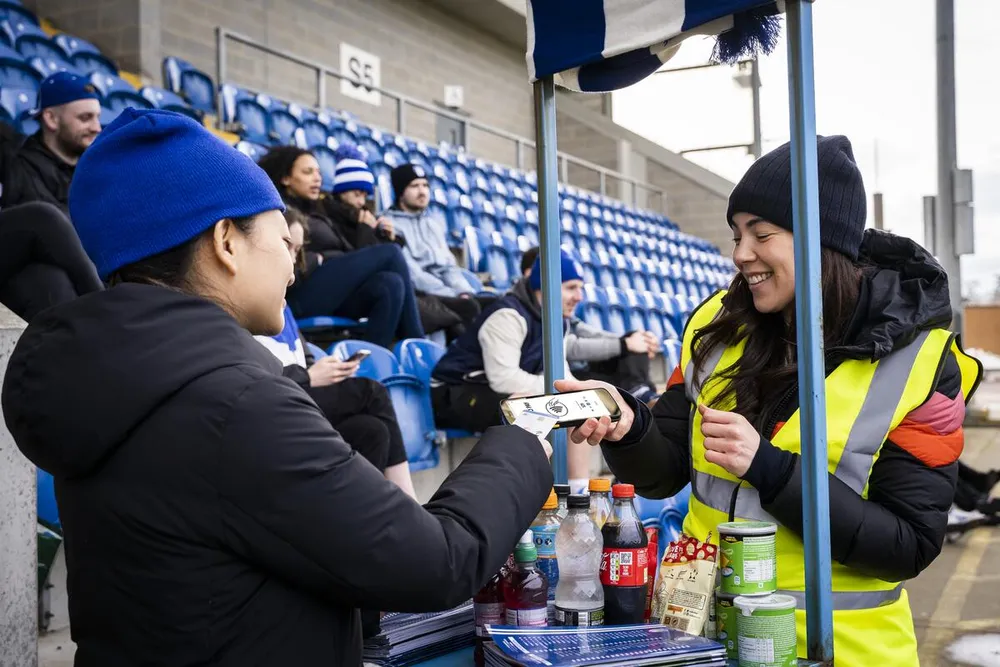 Hospitality-Fotografie-Anwendung-TC27-Stadion-Imbissstand-1200x1200.jpeg