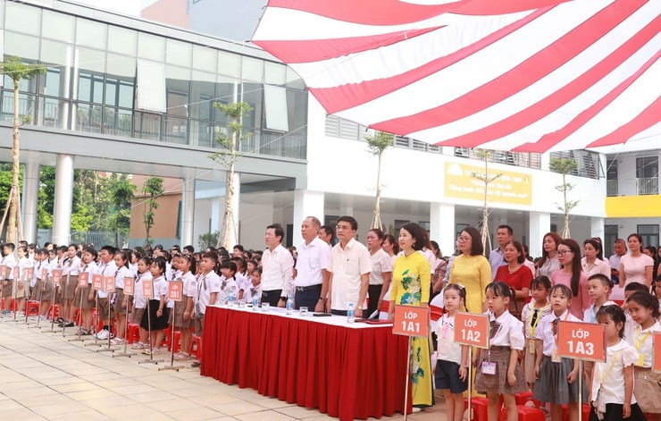 Trường Tiểu học Bùi Quốc Khái: Tiếp nhận 1.112 học sinh bắt đầu năm học mới- Ảnh 1.