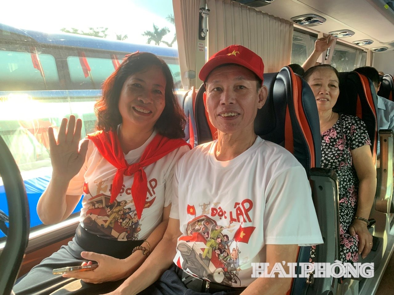 លោកស្រី Nguyen Thi Kim Phuong និងស្វាមី (ផ្លូវ Nguyen Binh Khiem វួដ Le Chan)