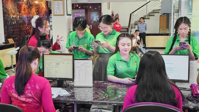 7 thí sinh chung kết Chuông Vàng vọng cổ thăm, tri ân đơn vị 20 năm đồng hành- Ảnh 4.