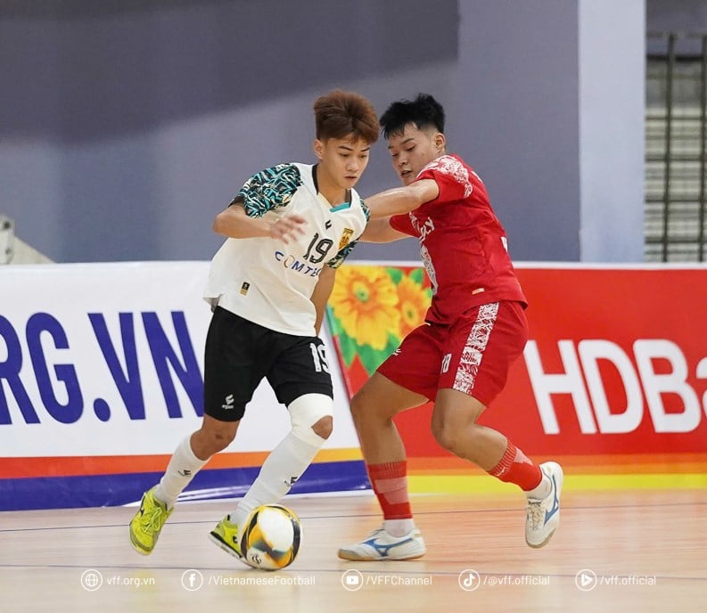 Národní turnaj ve futsalu hráčů do 20 let 2025 začíná - foto 1
