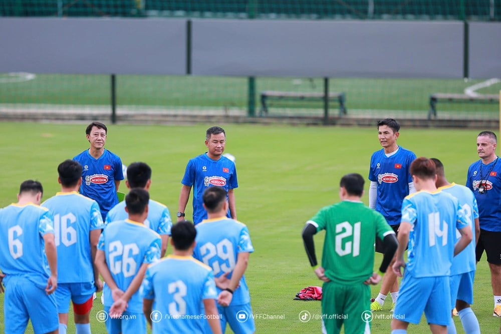 Vietnamesisches Team beendet September-Trainingseinheit – Foto 1