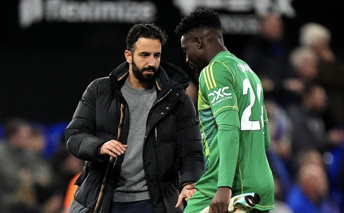 Rời Man United sang Trabzonspor, 