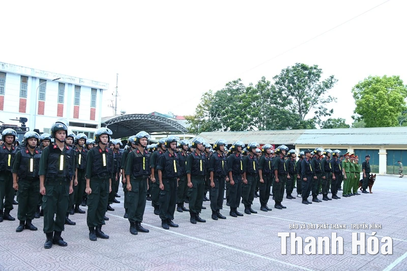 ពង្រឹងការហ្វឹកហ្វឺនធានាសន្តិសុខ សណ្តាប់ធ្នាប់ ការពារមហាសន្និបាតបក្សខេត្ត Thanh Hoa លើកទី២០