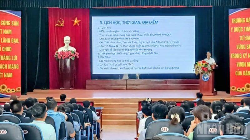ទិដ្ឋភាព​នៃ​ពិធី​ស្វាគមន៍​និស្សិត​ទើប​បញ្ចប់​ការ​សិក្សា​ឆ្នាំ​២០២៥។