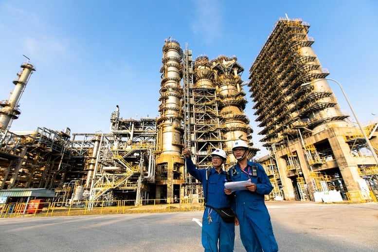 Petrovietnam: ដំណើរ 50 ឆ្នាំពីដំណក់ប្រេងដំបូងទៅកាន់ចក្ខុវិស័យនៃការបង្កើតថាមពលជាតិ - រូបថត 3 ។