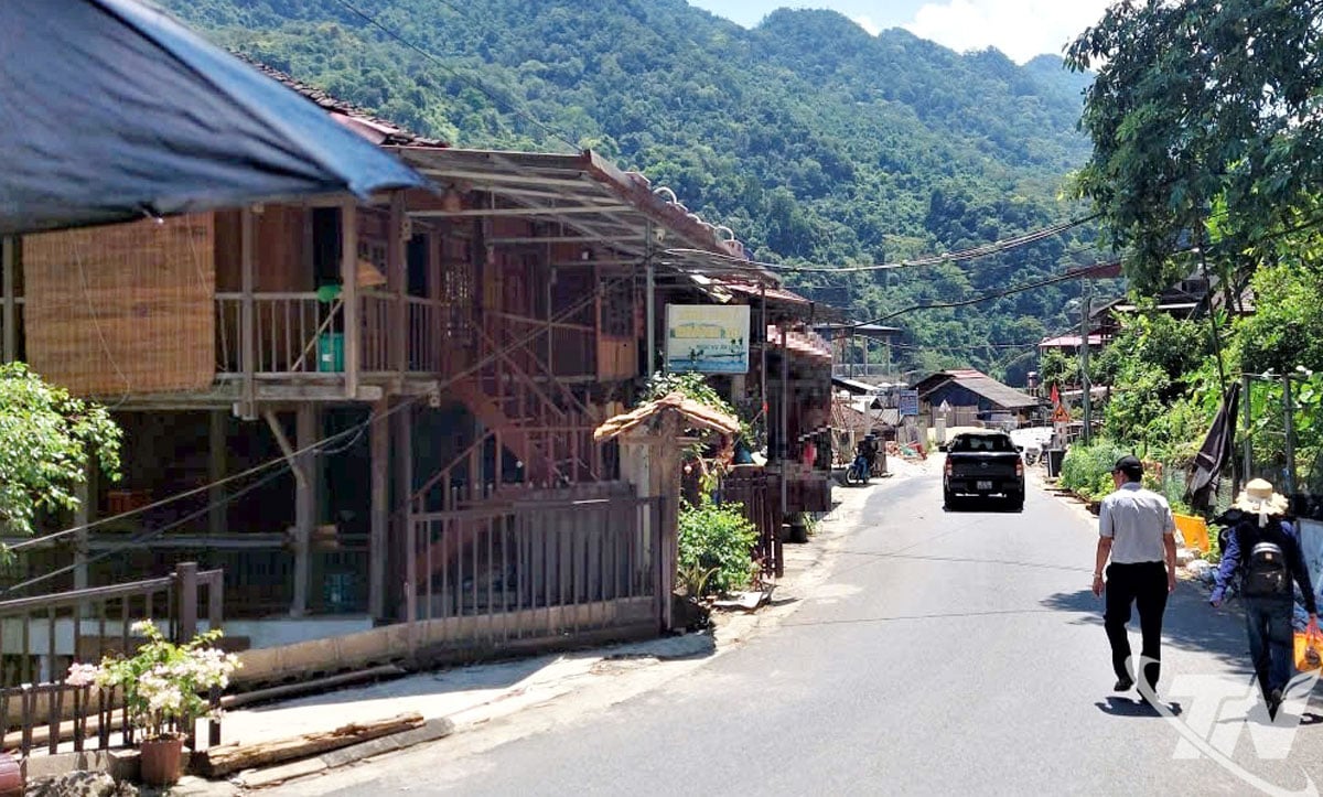 The road to Pac Ngoi village, Ba Be commune is concreted, creating favorable conditions for socio-economic development and improving people's lives.