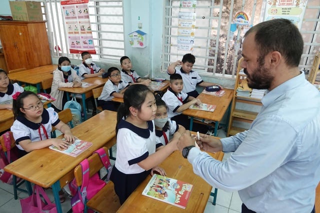 Những yếu tố thành công trong dạy tiếng Anh tại việt nam và Đông Nam Á - Ảnh 1.