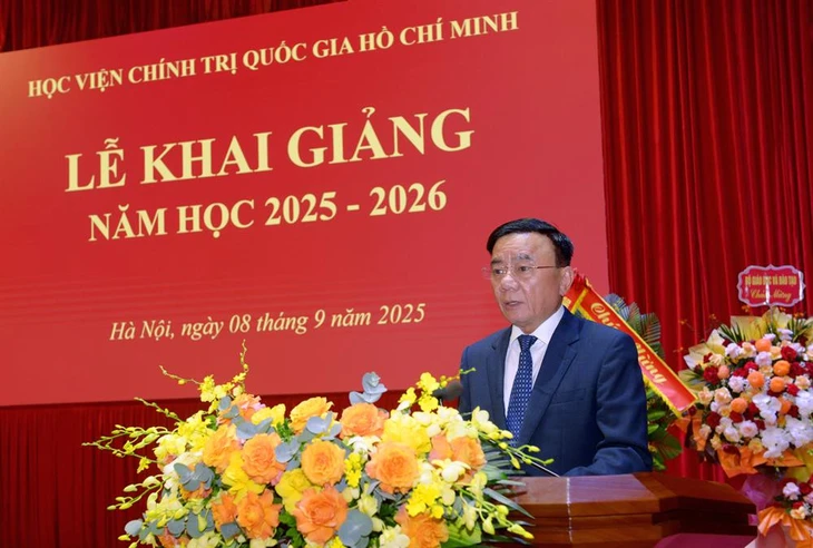 Trần Cẩm Tú - Ảnh 1.