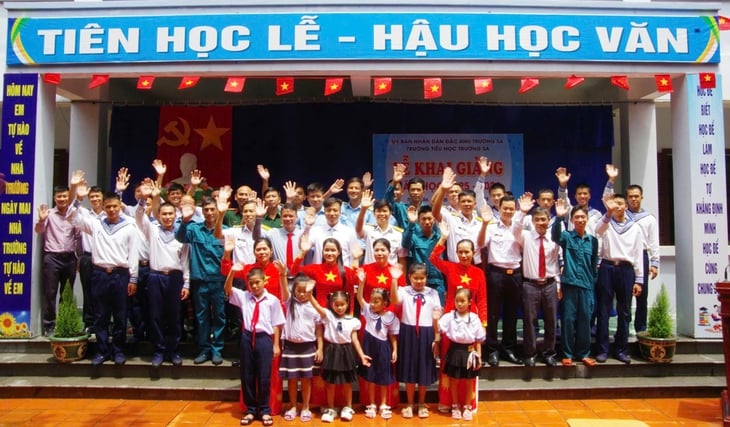 Năm học mới ở Trường Sa - Ảnh 6.