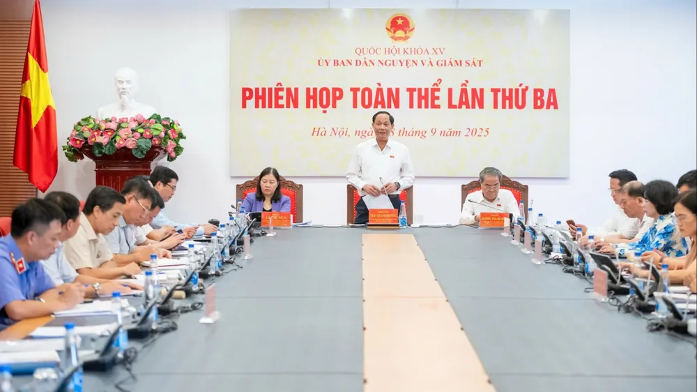 អនុប្រធានរដ្ឋសភាលោក Tran Quang Phuong ថ្លែងមតិក្នុងកិច្ចប្រជុំ