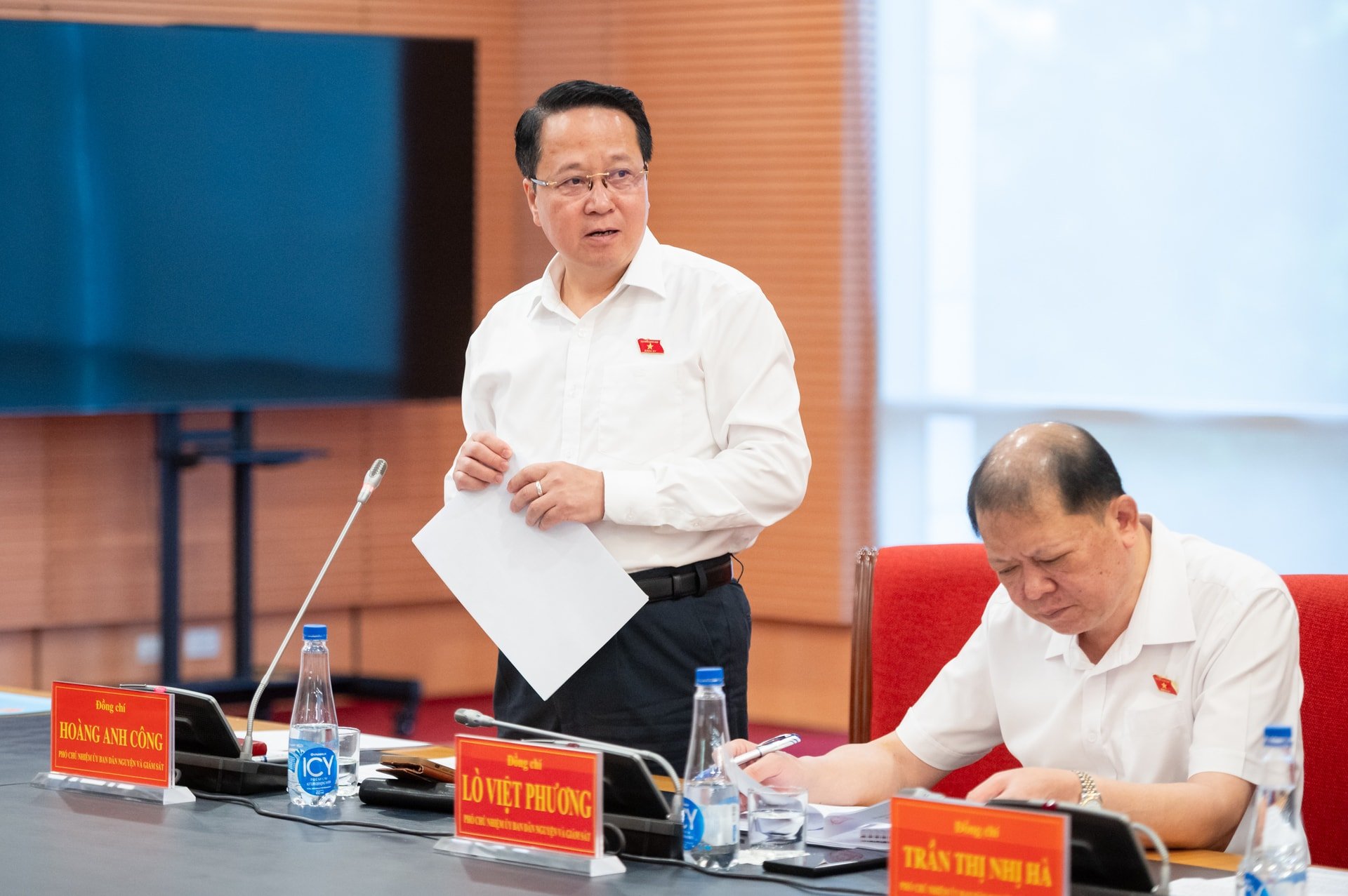 z61_1436-pho-cn-uy-ban-dan-nguyen-va-giam-sat-hoang-anh-cong.jpg