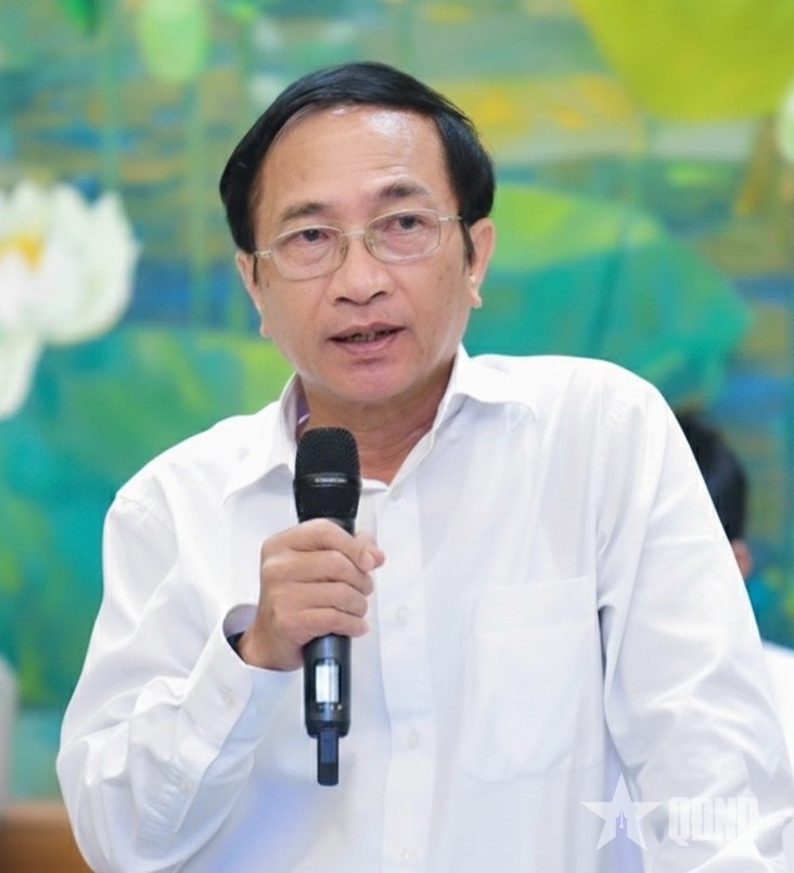 Dr Hoang Ngoc Vinh.