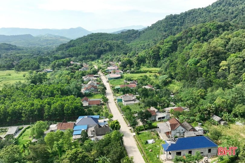 bqbht_br_buc-tranh-binh-yen-o-mien-bien-vien-khe-5-xa-son-kim-1.jpg