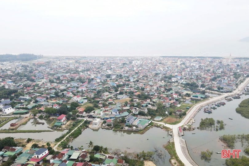 bqbht_br_buc-tranh-giau-dep-binh-yen-day-suc-song-o-xa-bien-gioi-bien-loc-ha.jpg