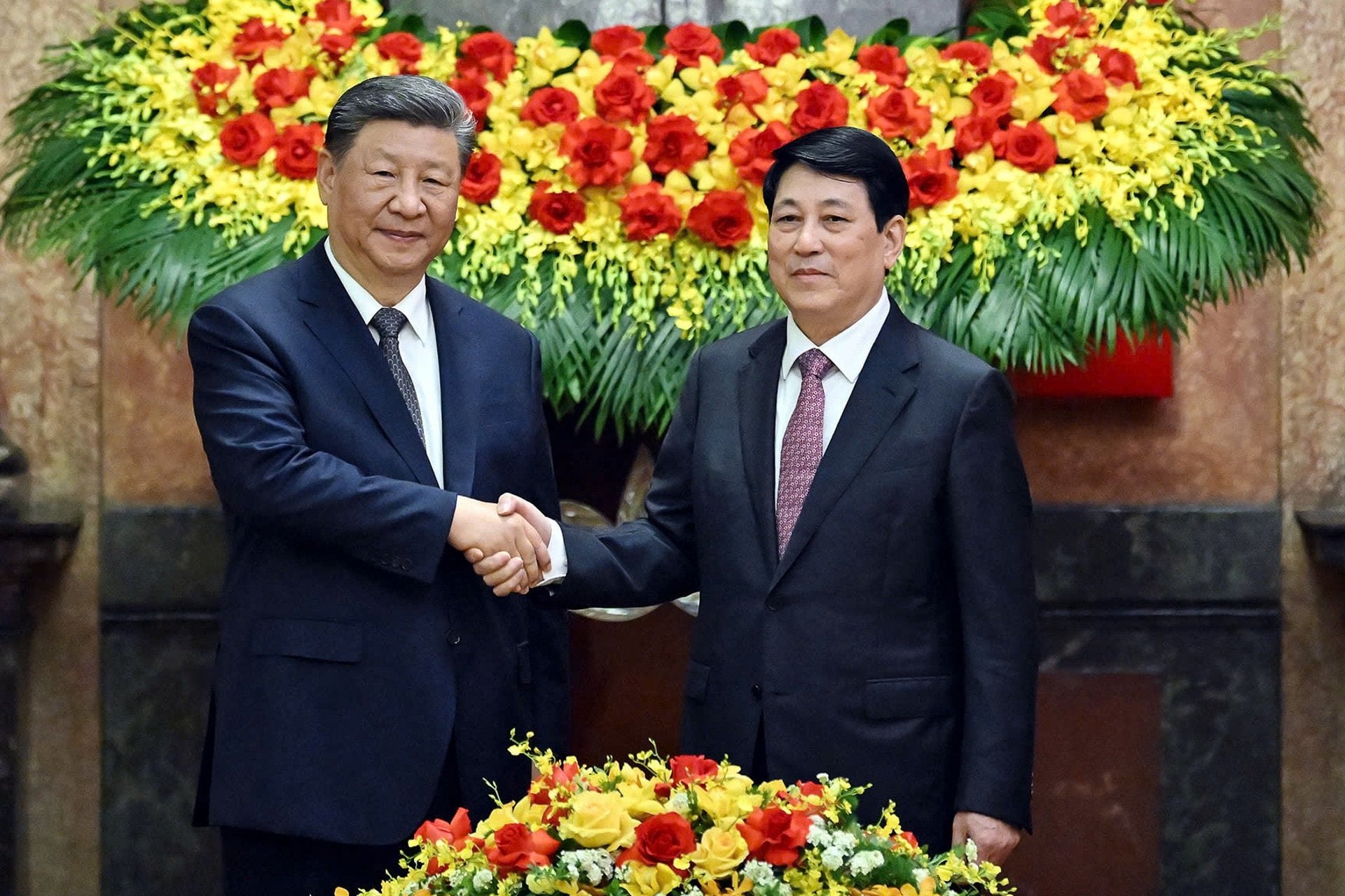 https://static-images.vnncdn.net/vps_images_publish/000001/000003/2026/1/1/ctn-luong-cuong-gap-tbt-tap-can-binh-90427-1696.jpg
