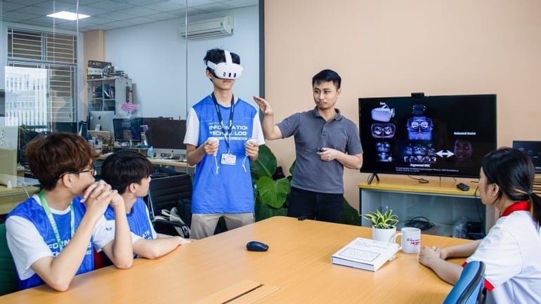 Studenti se setkávají s virtuálními technologiemi.