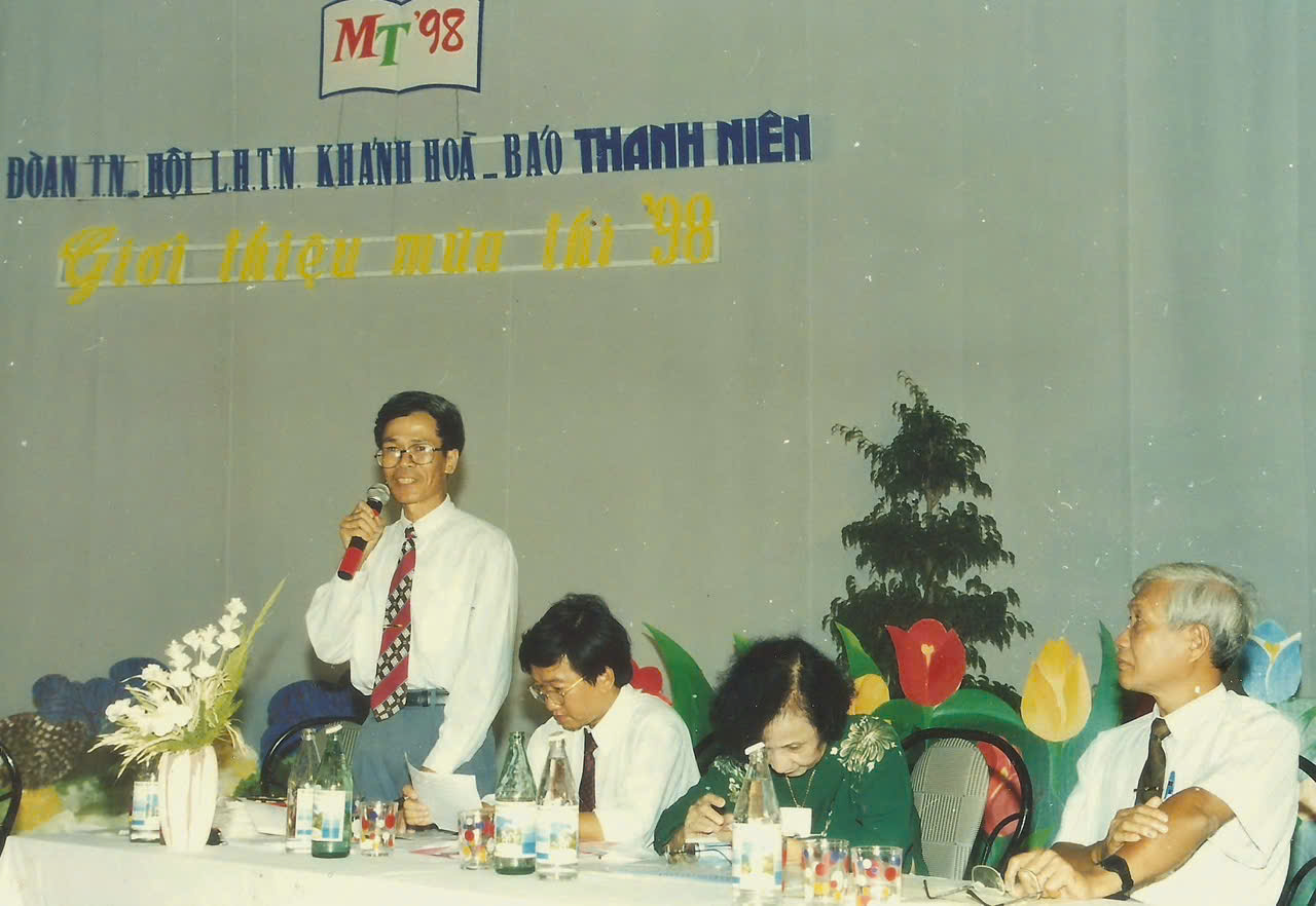 Giới thiệu mùa thi 1998: Chương trình đầu tiên thỏa mãn cơn khát thông tin tuyển sinh - Ảnh 1.