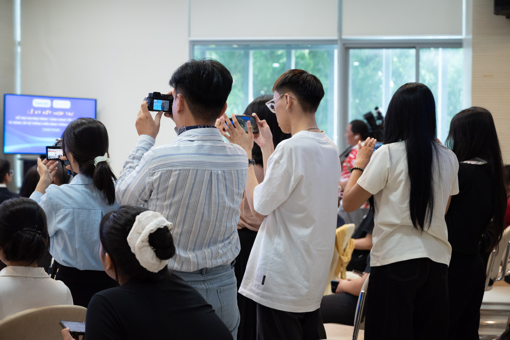 Đào tạo báo chí thực chiến tại tòa soạn Thanh Niên: Sinh viên trải nghiệm thực tế - Ảnh 3.