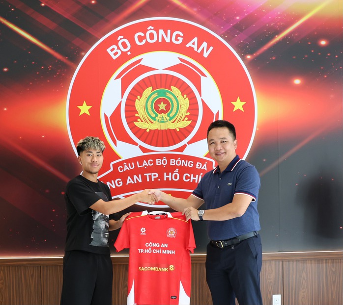 Thêm Việt kiều trẻ gia nhập V-League - Ảnh 1.