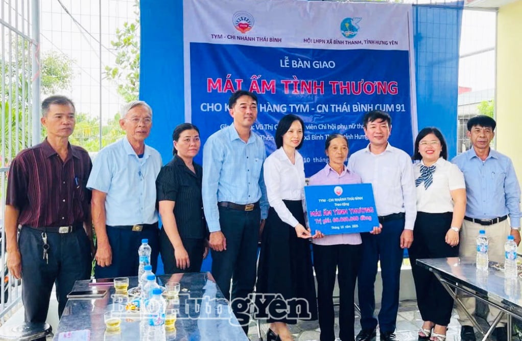 Proporcionar apoyo financiero para la construcción de una casa de beneficencia para la Sra. Vu Thi Chien, comuna de Binh Thanh.