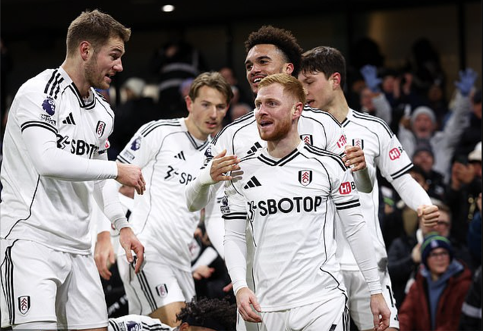 Liverpool đánh rơi chiến thắng ở phút bù giờ thứ 7 - Ảnh 5.