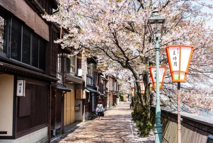 Kanazawa, città del Giappone, con il suo fascino antico.