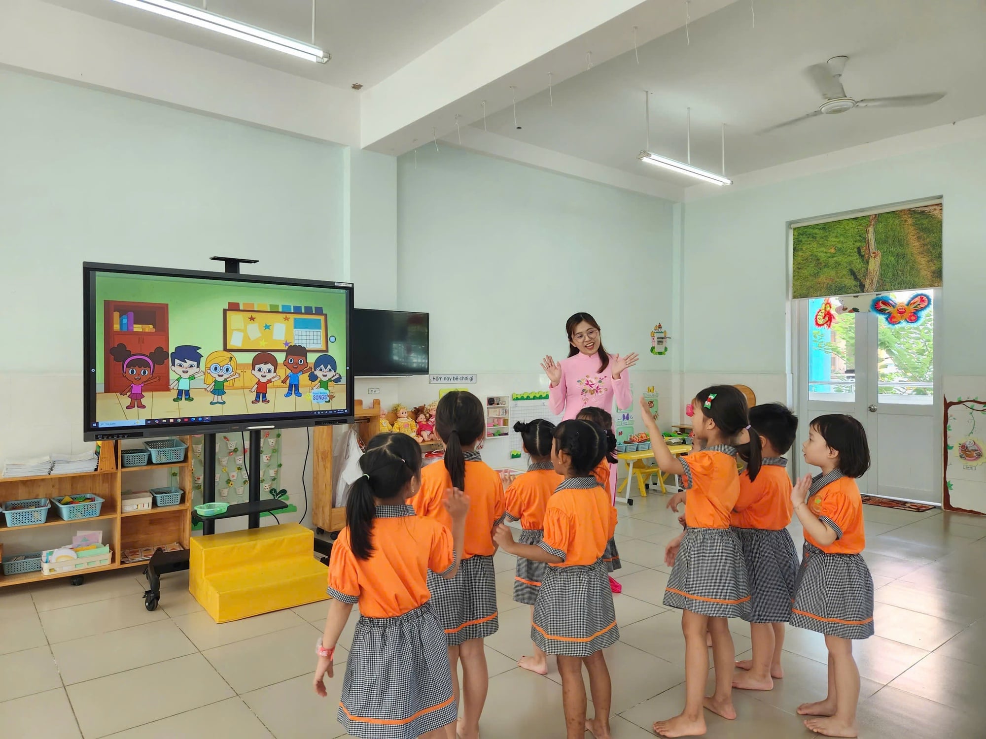 Đưa tiếng Anh cho trẻ em vào giáo dục mầm non hiệu quả và công bằng - Ảnh 1.