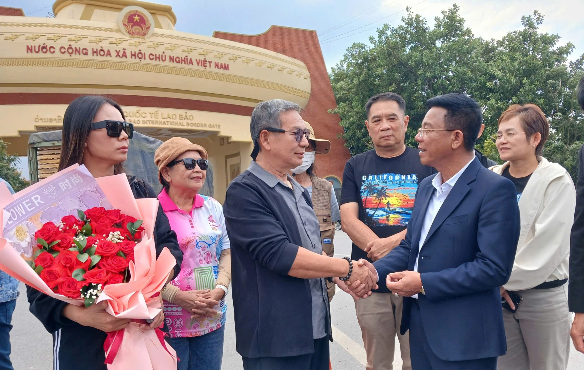Vedoucí představitelé turistického průmyslu v Quang Tri vítají a diskutují o spolupráci se zástupci Laoské asociace cestovního ruchu - Foto: N.B.