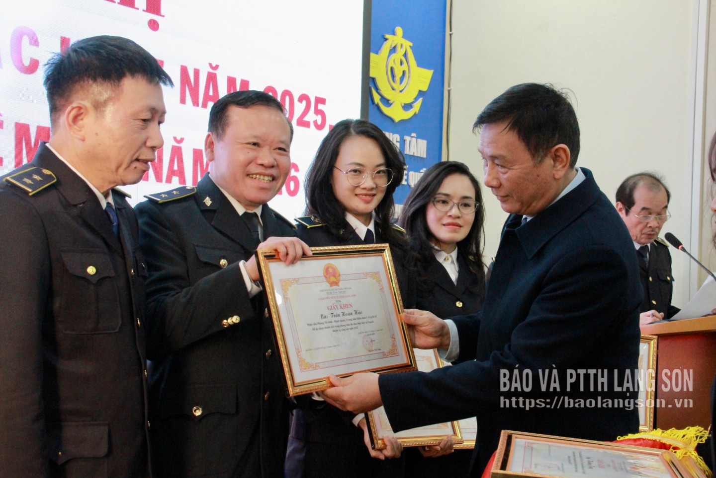 Individuals with outstanding achievements receive certificates of commendation from the Director of the Department of Health.