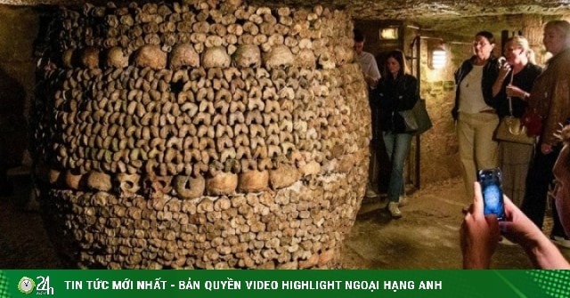 지하 통로가 있는 파리 카타콤.