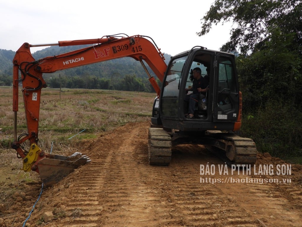 Nhà thầu thi công đường công vụ phục vụ xây lắp các trạm bơm