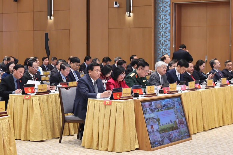 Le autorità locali offrono suggerimenti per una crescita a doppia cifra - Foto 2. Các địa phương 'hiến kế' cho tăng trưởng 2 con số- Ảnh 2.