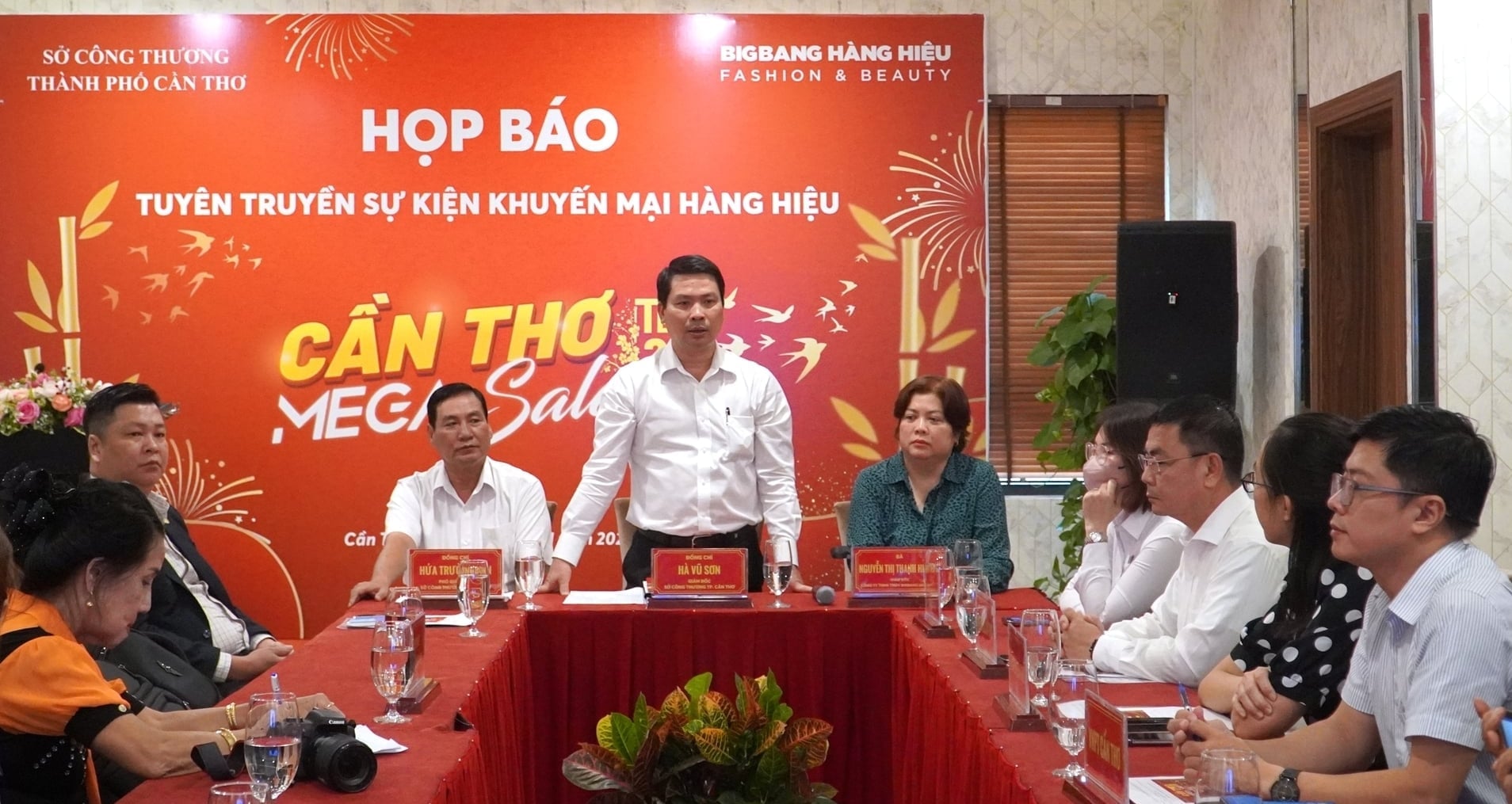 Sở Công thương TP. Cần Thơ tổ chức họp báo thông tin về sự kiện mua sắm hàng hiệu Cần Thơ Mega Sale 2026. Ảnh: Kim Anh.