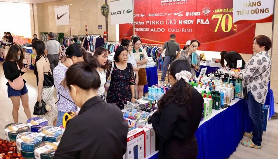 Hội chợ hàng hiệu Cần Thơ Mega Sale 2026 từng được tổ chức tại TP. Hồ Chí Minh và Đà Nẵng. Ảnh: Kim Anh.