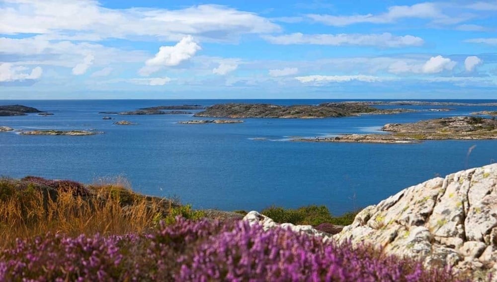 Which 10 countries own the most islands on the planet? - image 1