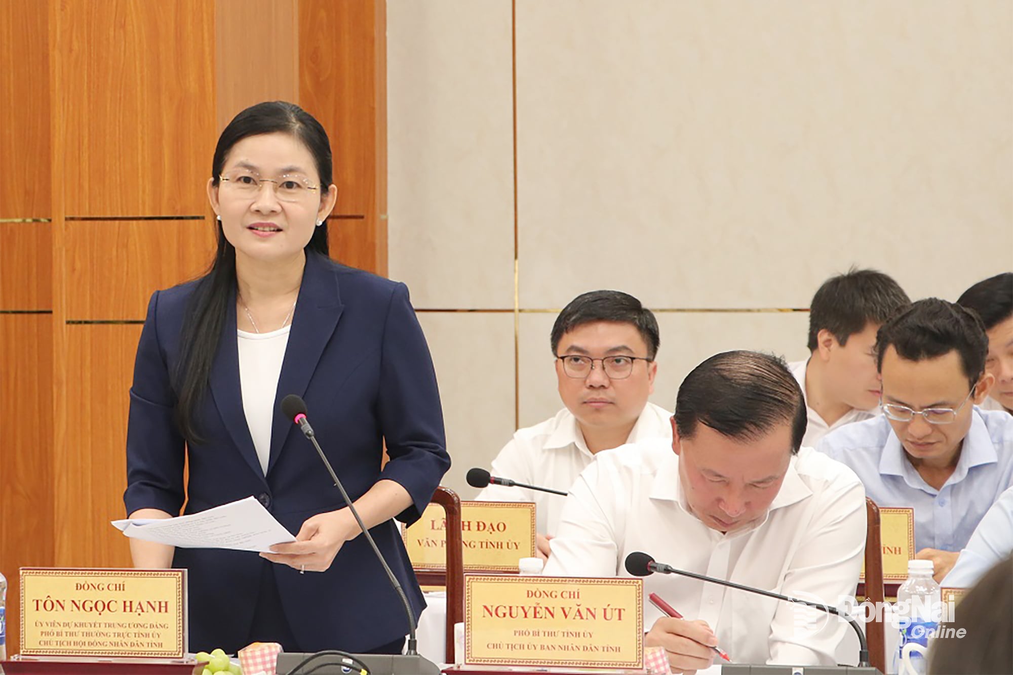 Đồng chí Tôn Ngọc Hạnh, Ủy viên dự khuyết Trung ương Đảng, Phó Bí thư Thường trực Tỉnh ủy, Chủ tịch HĐND tỉnh Đồng Nai phát biểu tại buổi làm việc. Ảnh: Phạm Tùng