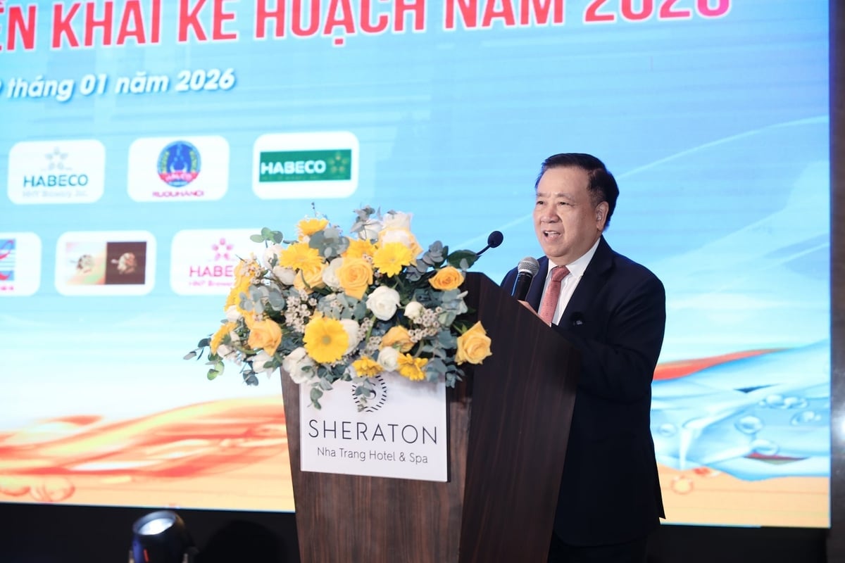 Il Prof. Associato Dr. Nguyen Van Viet, Presidente della VBA, ha tenuto il discorso di apertura della conferenza. Foto: Thanh Hung. PGS.TS Nguyễn Văn Việt, Chủ tịch VBA phát biểu khai mạc Hội nghị. Ảnh: Thanh Hùng.