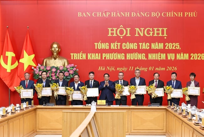 Tập trung chỉ đạo công tác tổ chức, phục vụ, bảo đảm tuyệt đối an toàn, tổ chức thành công Đại hội XIV của Đảng - Ảnh 3.