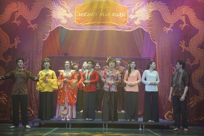 Minh Dự, Phương Lan, Thuận Nguyễn hội ngộ trong "Gánh hát về khuya" tại Sân khấu Thế giới trẻ - Ảnh 2.