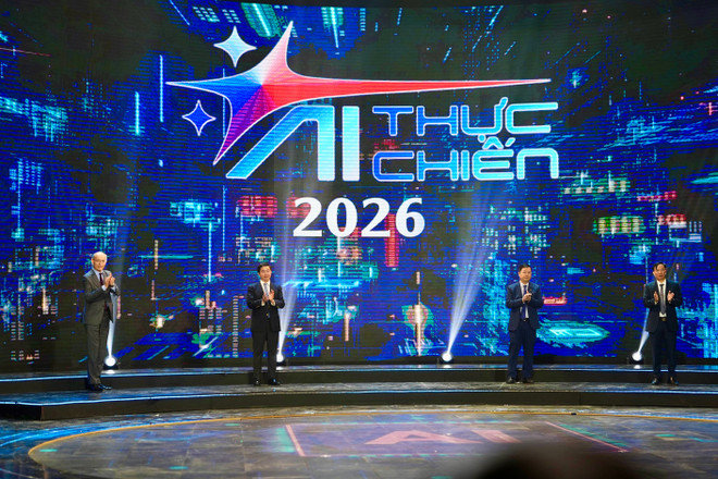 anh-2-techcombank-cung-dai-dien-ban-to-chuc-chinh-thuc-phat-dong-mua-2-ai-thuc-chien.jpg