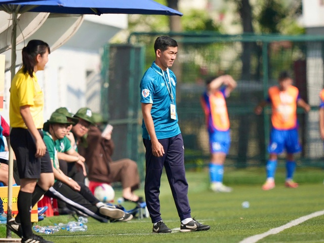 Trọng tài V-League bén duyên với bóng đá sinh viên- Ảnh 1.