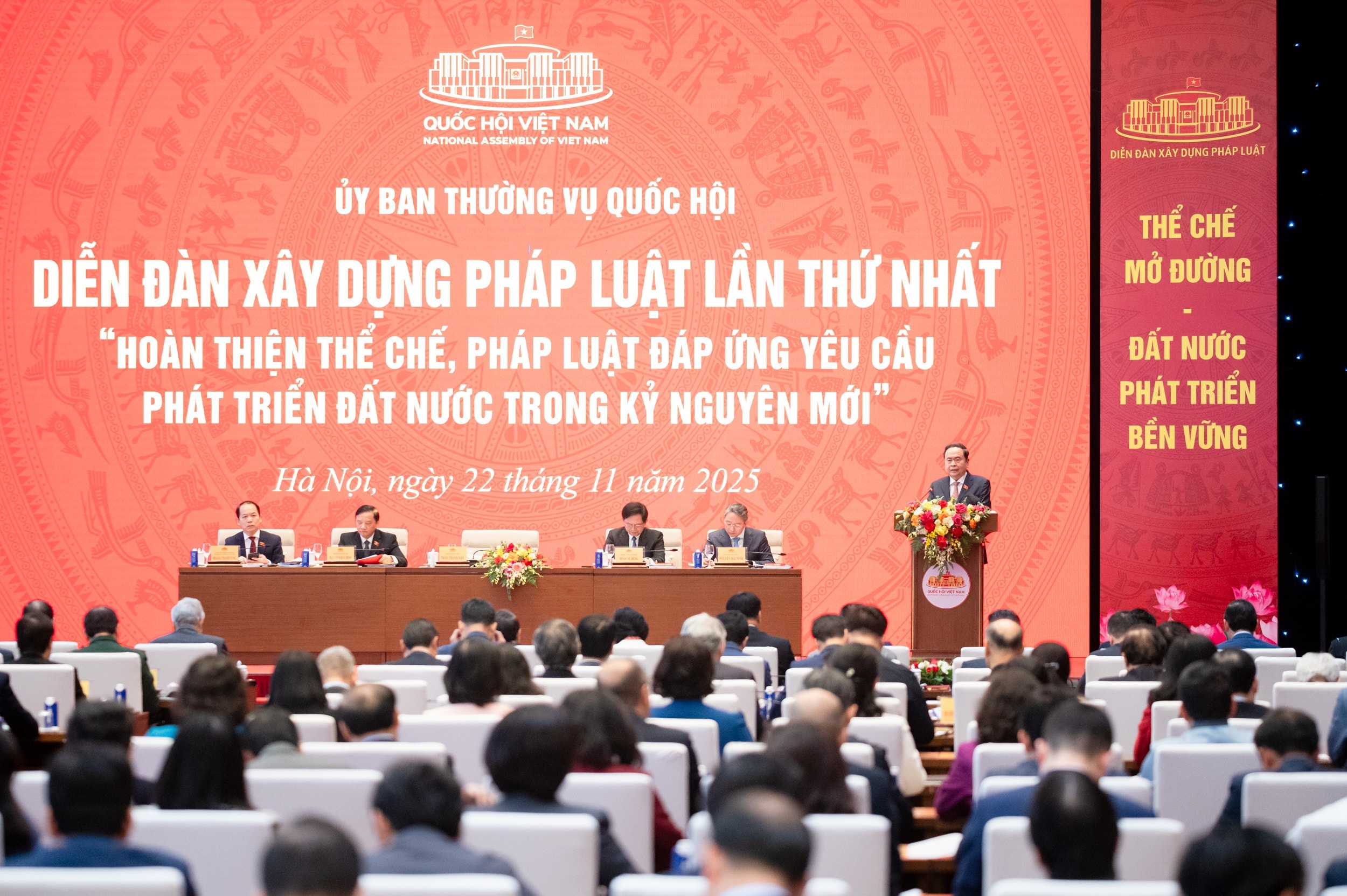 Chủ tịch Quốc hội Trần Thanh Mẫn phát biểu khai mạc Diễn đàn. Ảnh Phạm Thắng