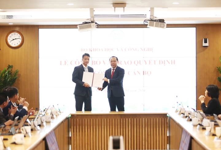 Bộ Khoa học và Công nghệ công bố, trao quyết định về công tác cán bộ - Ảnh 5.