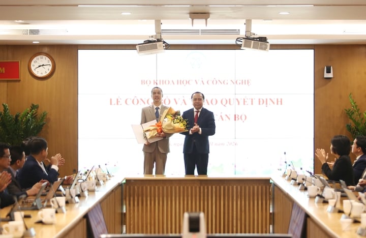 Bộ Khoa học và Công nghệ công bố, trao quyết định về công tác cán bộ - Ảnh 6.