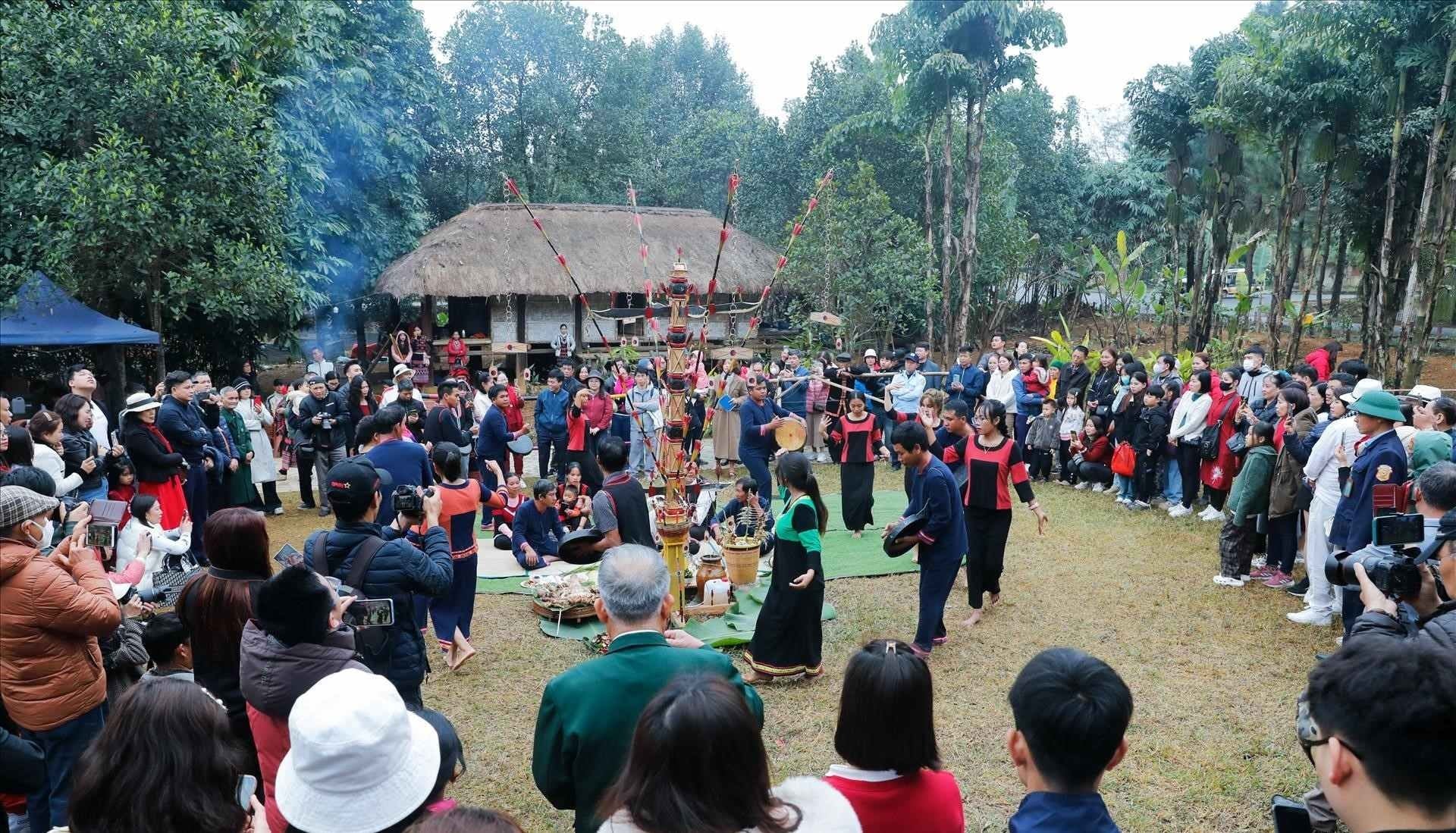 Lễ hội mừng lúa mới người Raglai