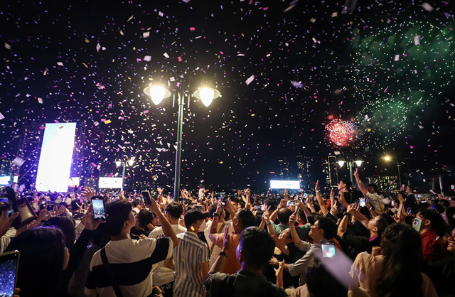 Die Silvesterveranstaltung 2026 in Ho-Chi-Minh-Stadt stellte unerwartet zwei vietnamesische Rekorde auf – Foto 1.